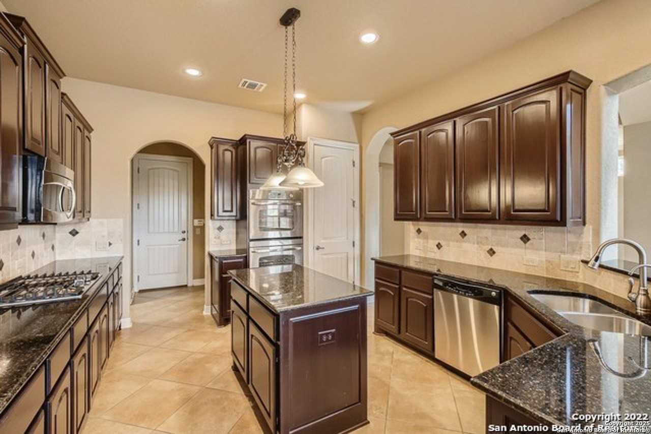 18527 Canoe Brk - Photo 7 of 26