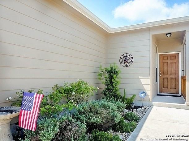 25035 Cambridge Wl - Photo 2 of 20