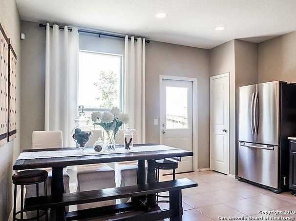 25035 Cambridge Wl - Photo 6 of 20