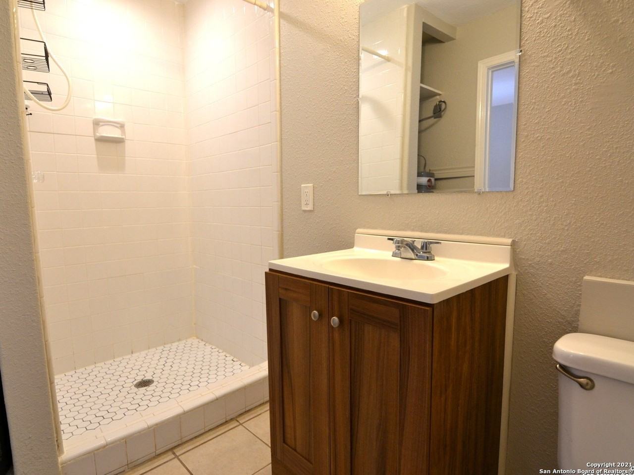 902 W Kings Hwy #3 - Photo 7 of 10
