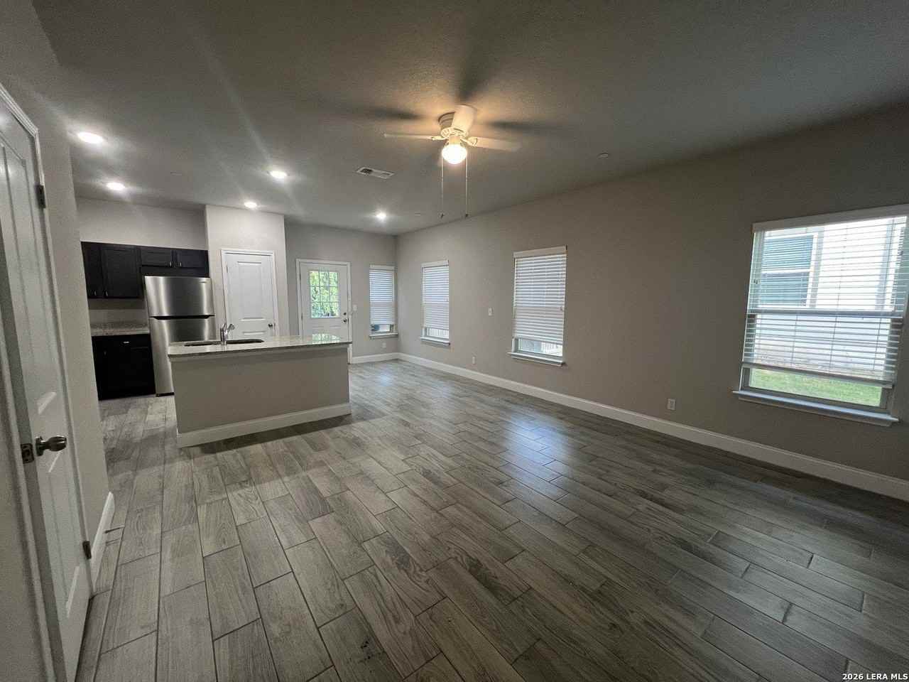 7417 Savannah Brks - Photo 4 of 31