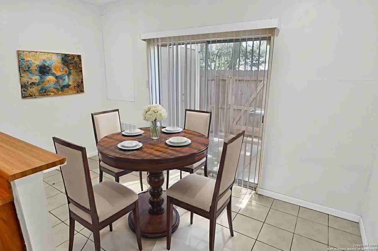 12210 Apricot Dr - Photo 5 of 34