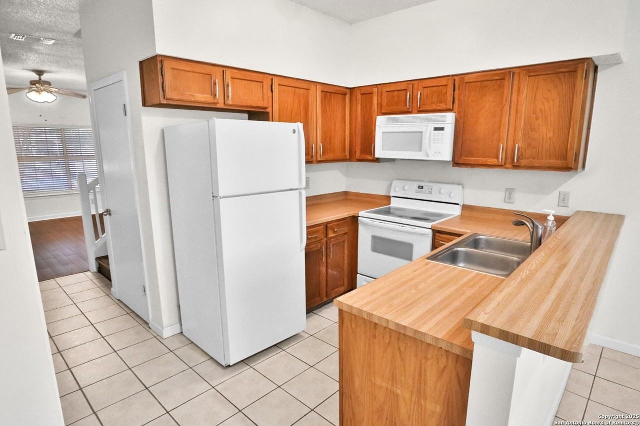 12210 Apricot Dr - Photo 7 of 34