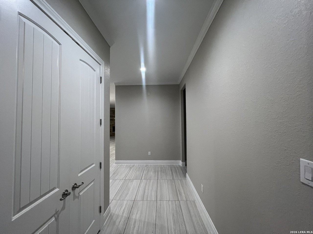 4811 Viewcrest Rd - Photo 4 of 32