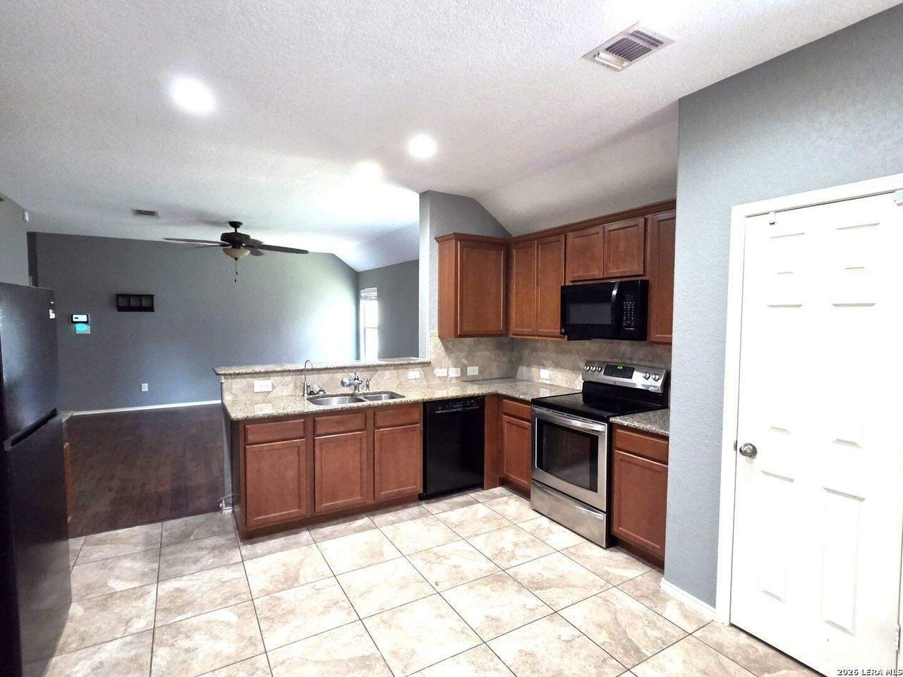 441 Prickly Pear Dr - Photo 2 of 19