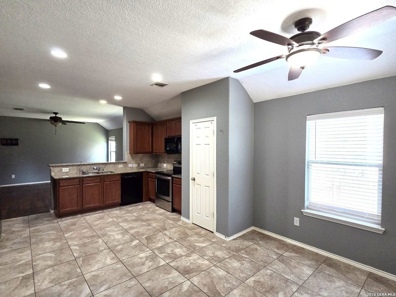 441 Prickly Pear Dr - Photo 5 of 19