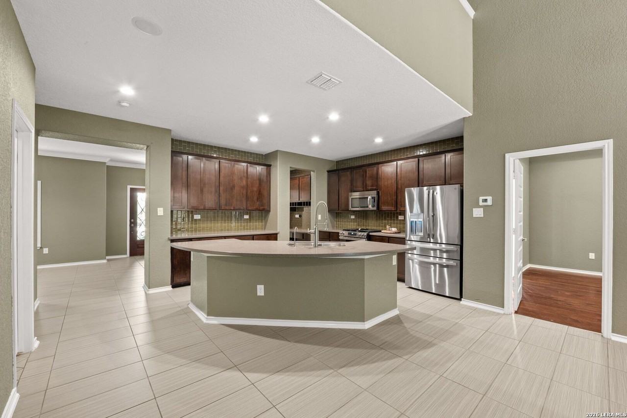 1413 Tanager Ct - Photo 2 of 19