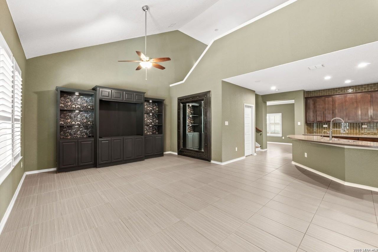 1413 Tanager Ct - Photo 5 of 19
