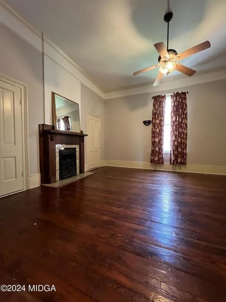 992 Spring St - Photo 5 of 15
