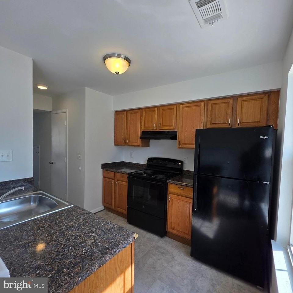404 Trefoil Pl - Photo 6 of 13