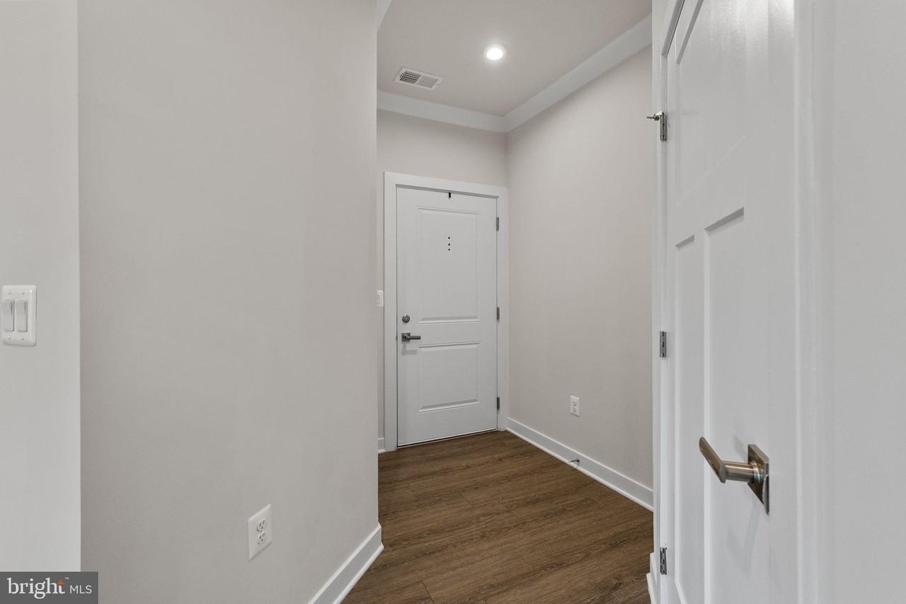 3510 Starlight St #402 - Photo 5 of 39
