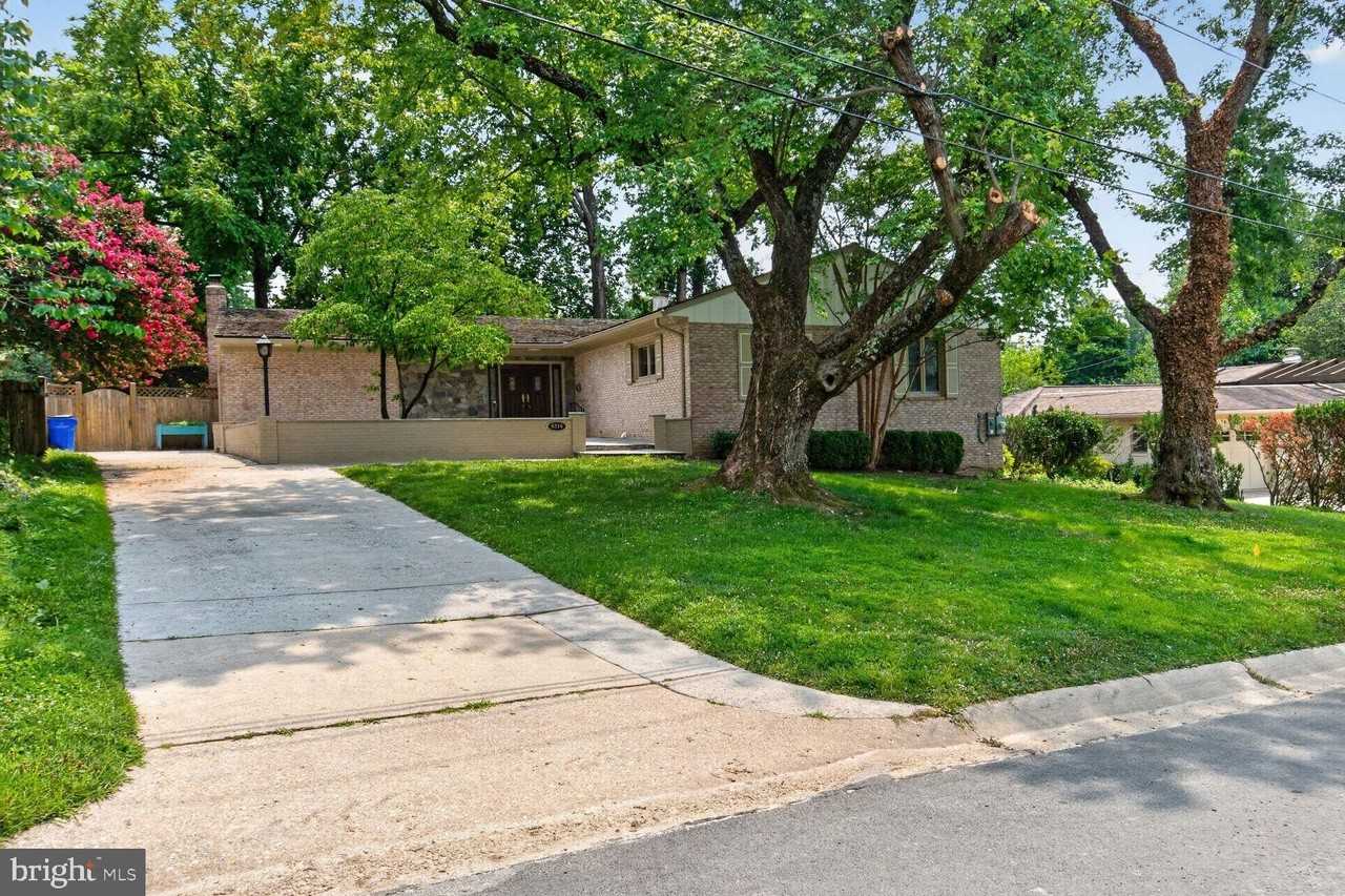 6216 Goodview St - Photo 3 of 50