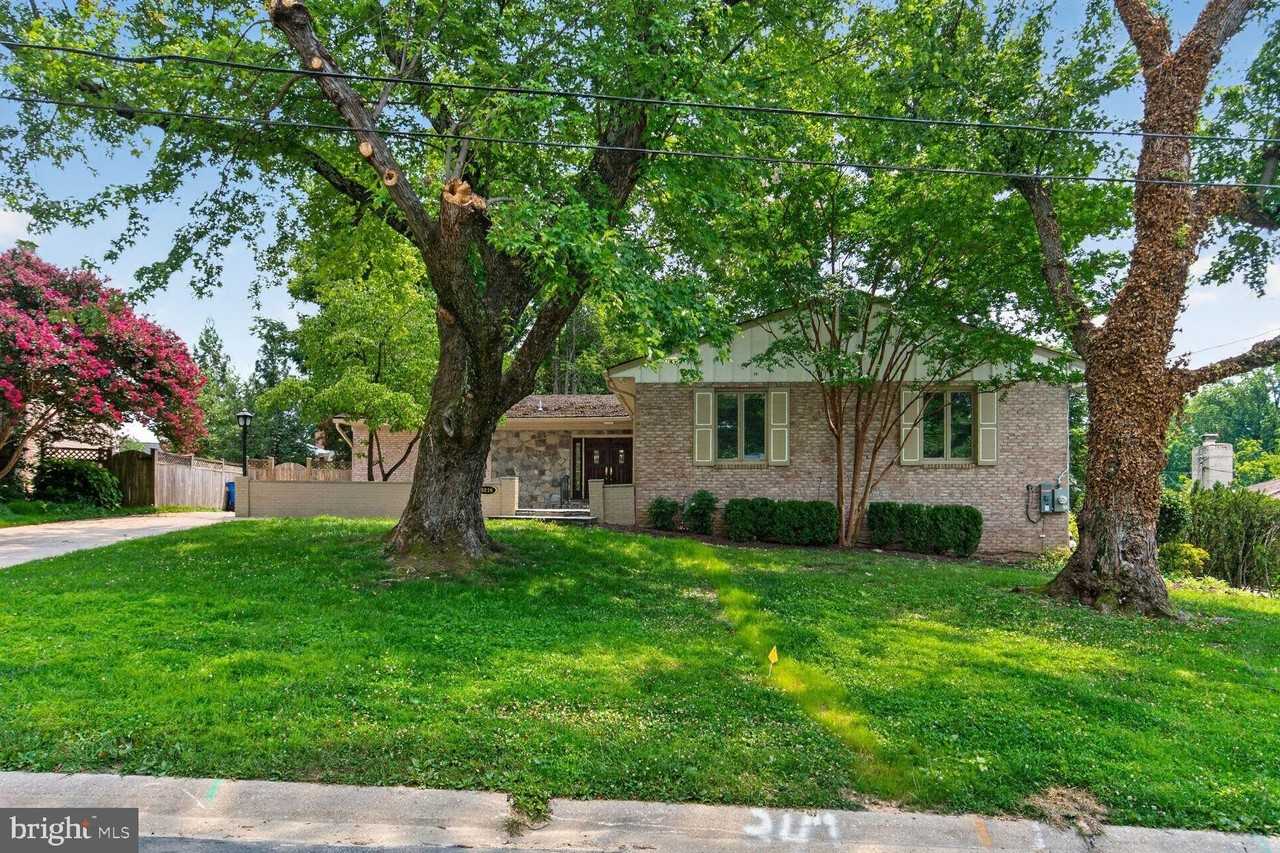 6216 Goodview St - Photo 4 of 50