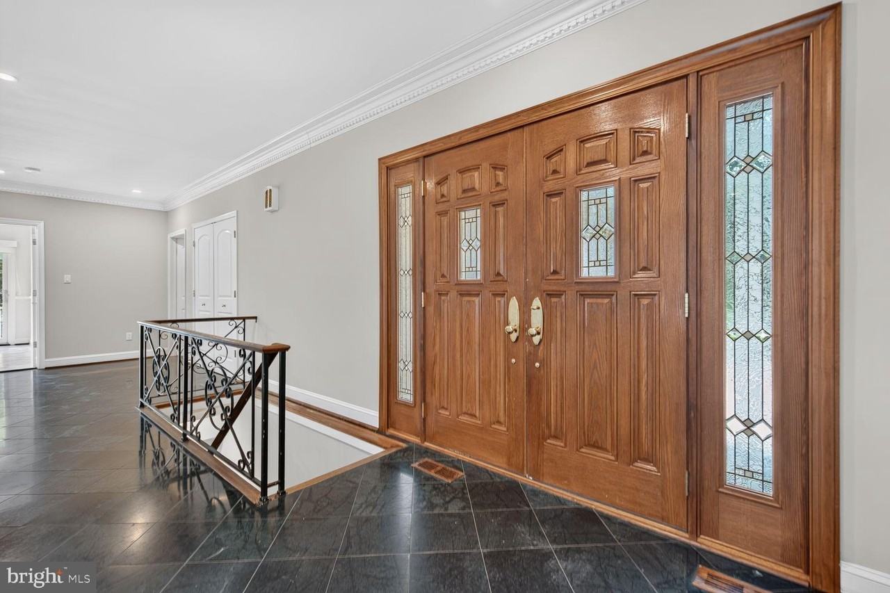 6216 Goodview St - Photo 6 of 50