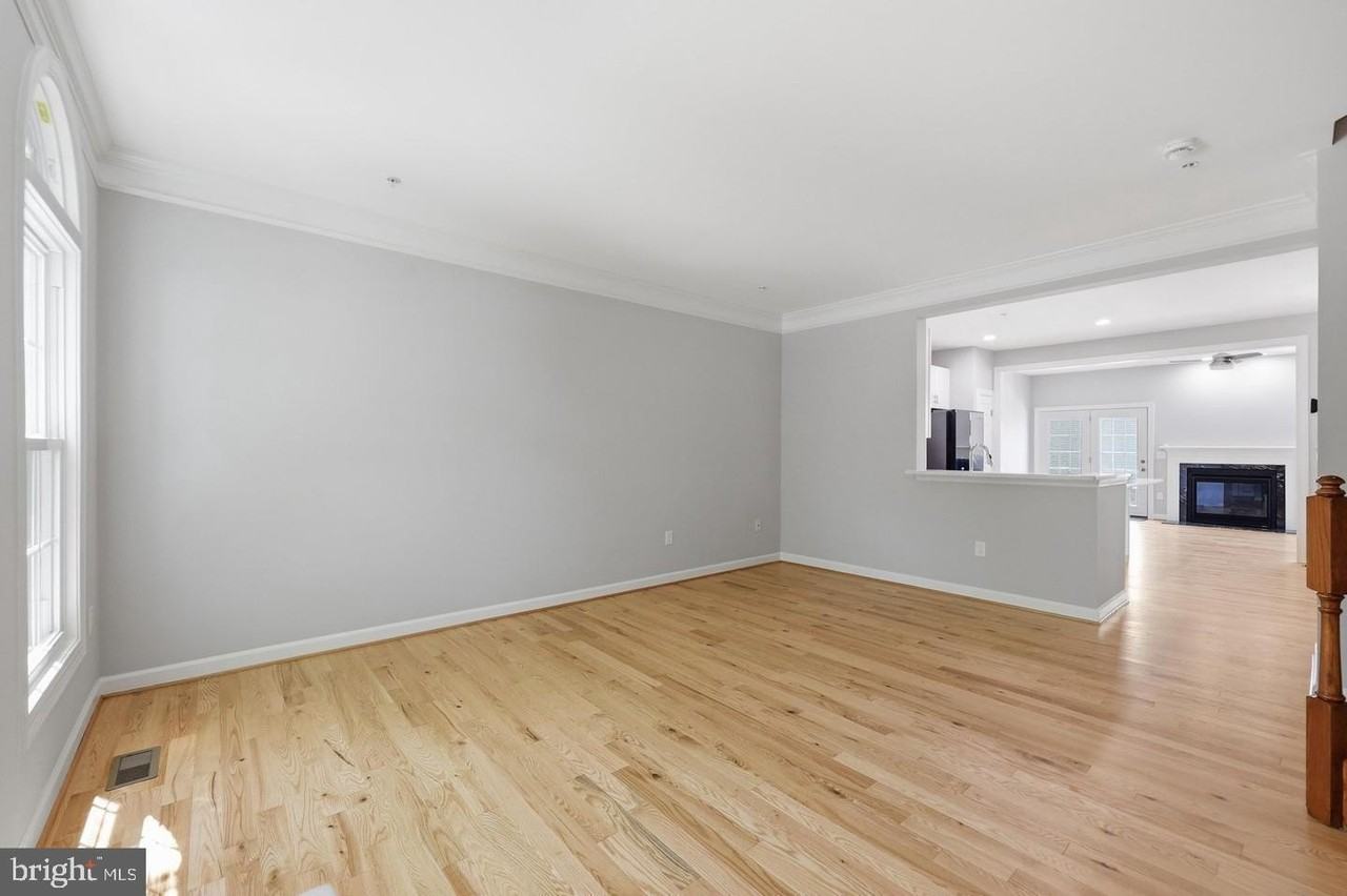 12105 Pond Pine Dr - Photo 3 of 21