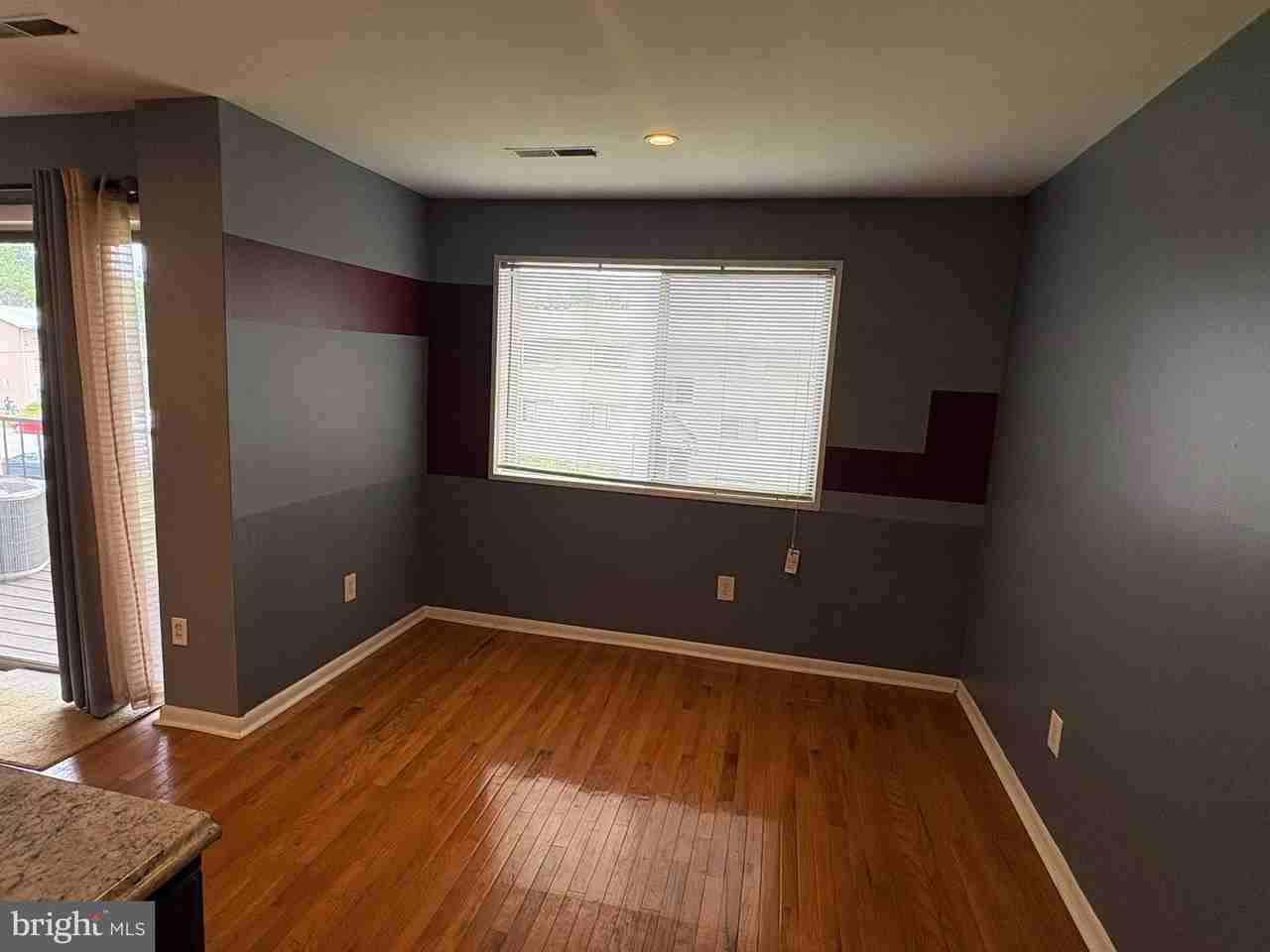 5424 85th Ave #102 - Photo 4 of 16