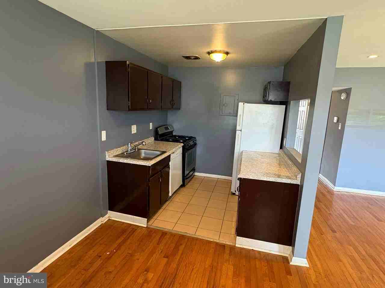 5424 85th Ave #102 - Photo 5 of 16