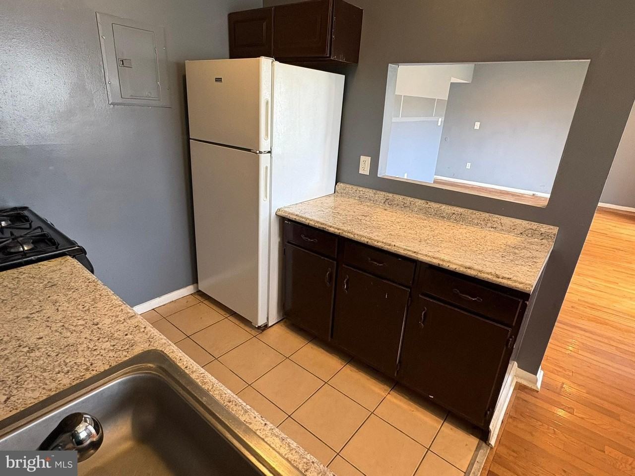 5424 85th Ave #102 - Photo 7 of 16