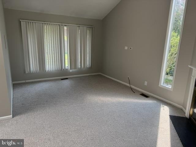 213 Uxbridge - Photo 3 of 9