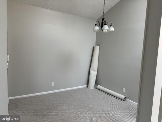 213 Uxbridge - Photo 4 of 9