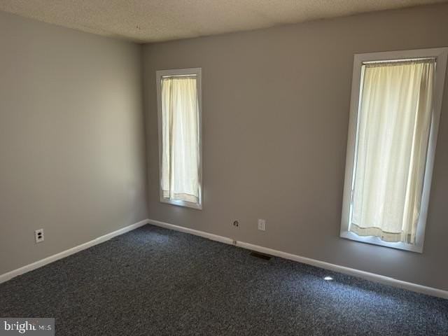 213 Uxbridge - Photo 5 of 9