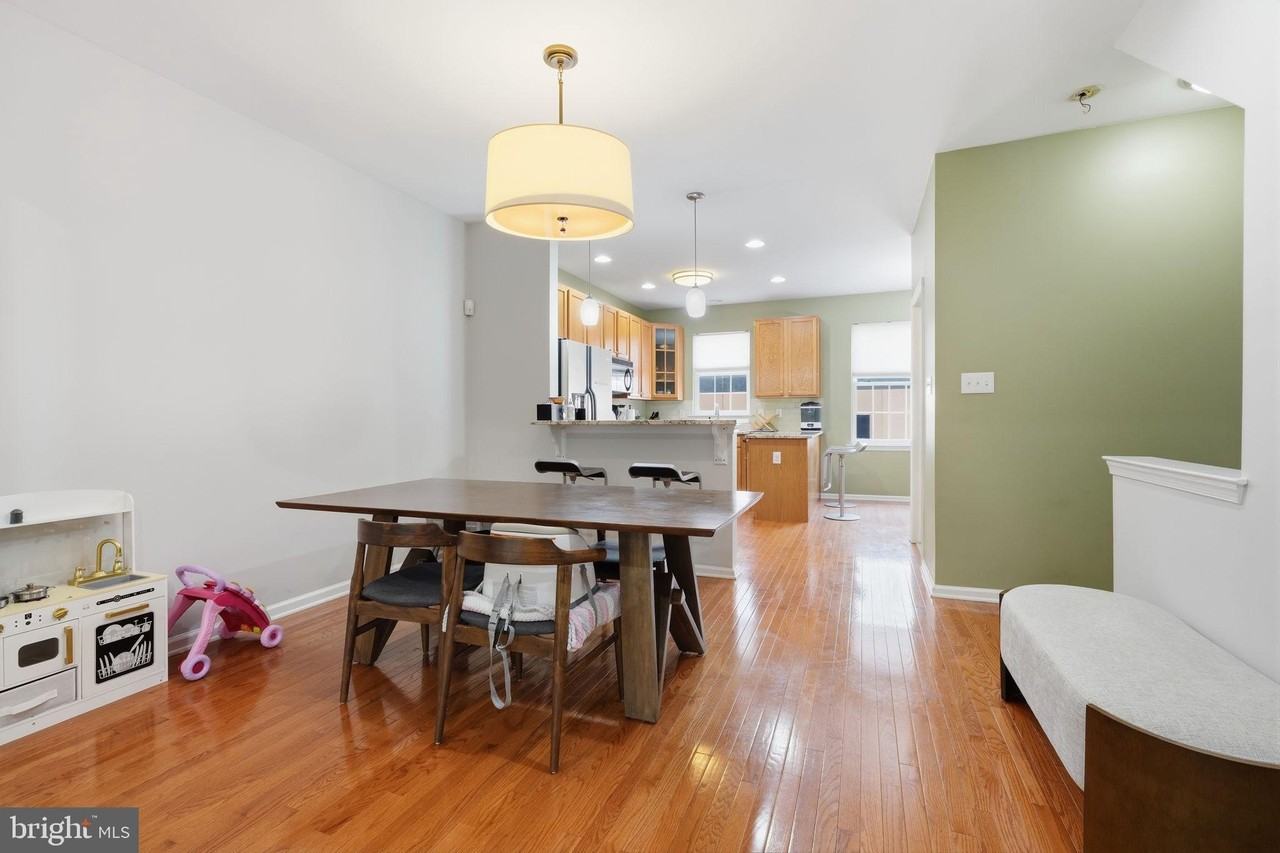 44 Livingston St - Photo 5 of 30