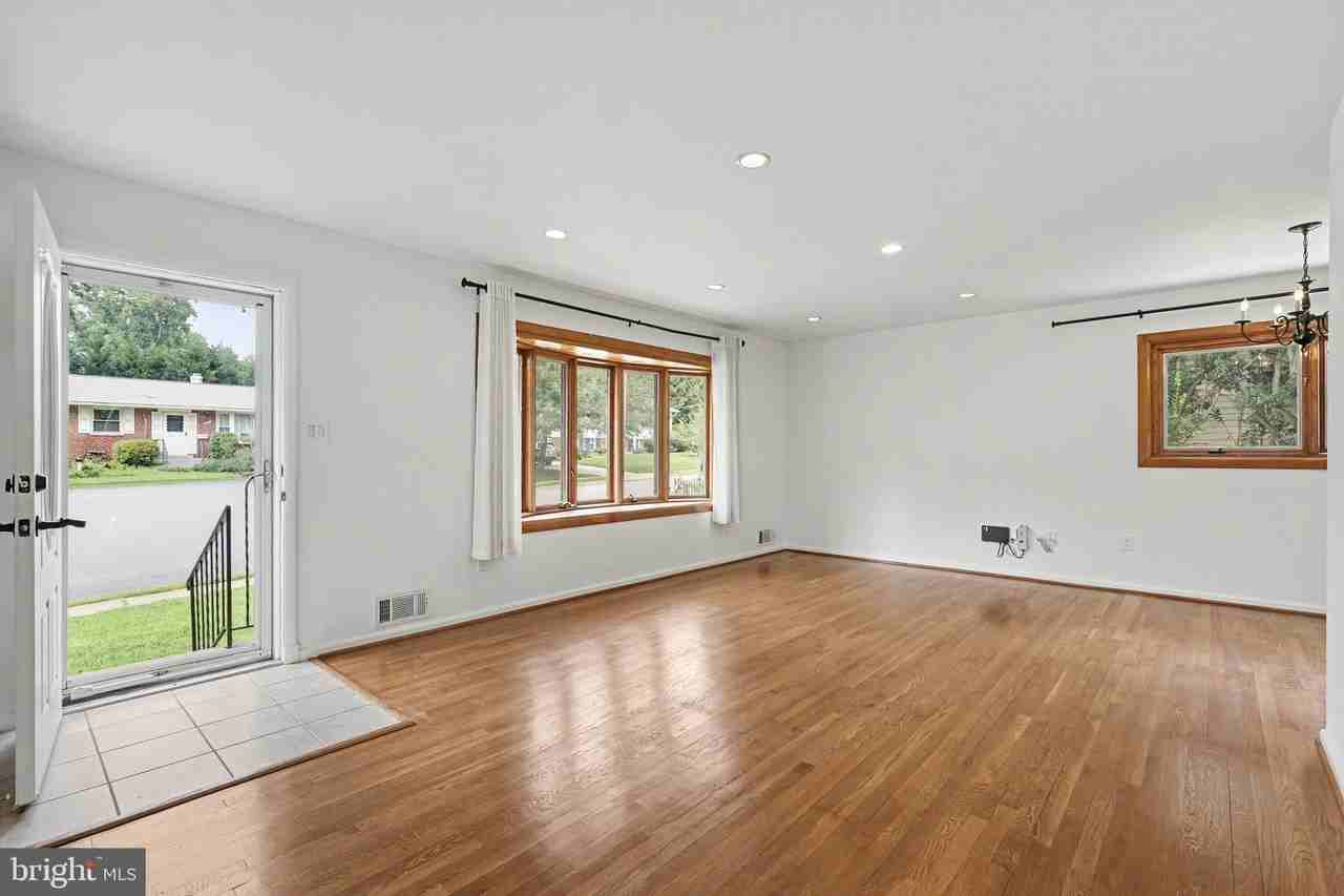 604 Yeonas Dr Sw - Photo 2 of 34