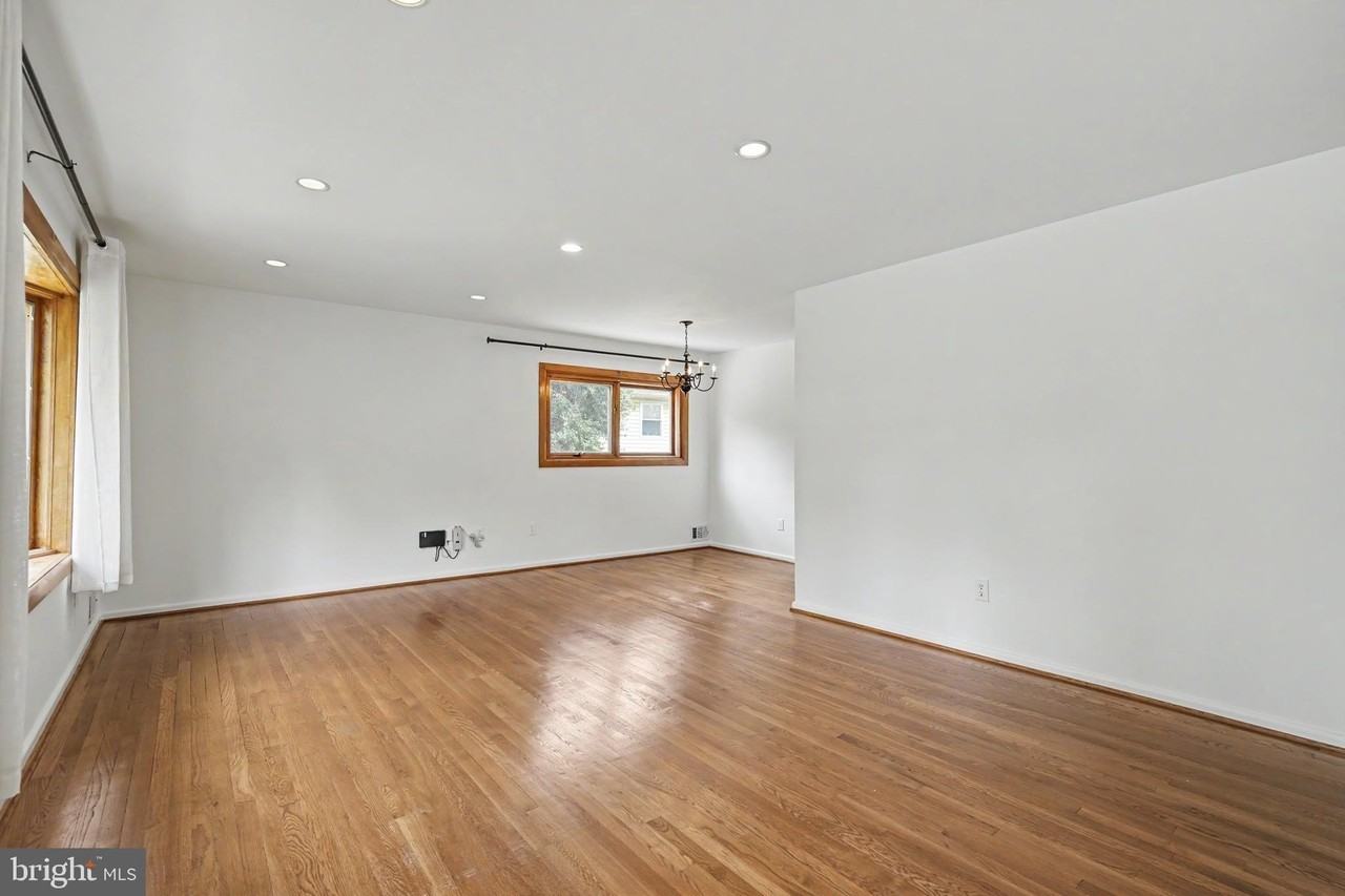 604 Yeonas Dr Sw - Photo 3 of 34