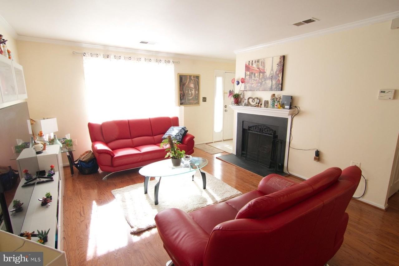7718B Lexton Pl #102 - Photo 3 of 31
