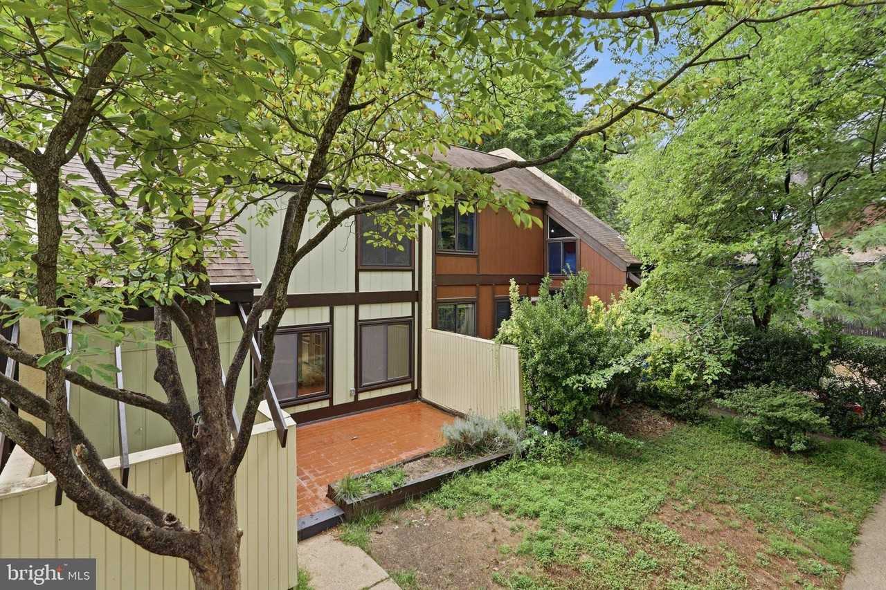 11092 Saffold Way - Photo 4 of 43