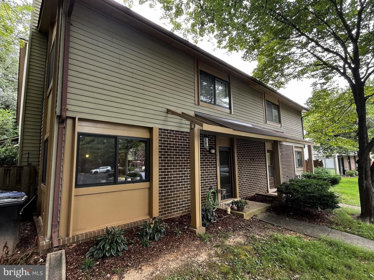 10673 Spring Oak Ct - Photo 2 of 15