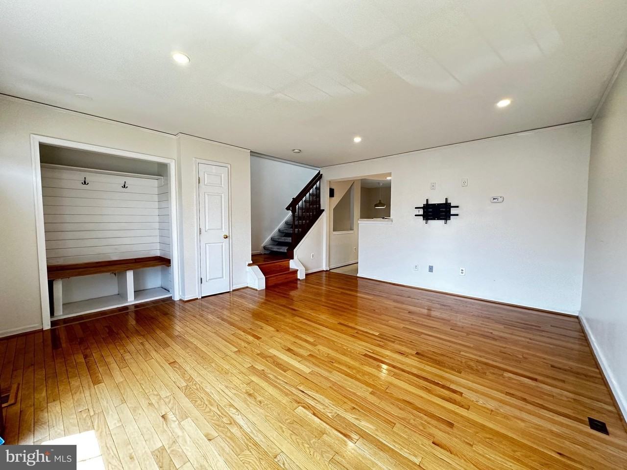 9799 Mock Orange Ct - Photo 3 of 35