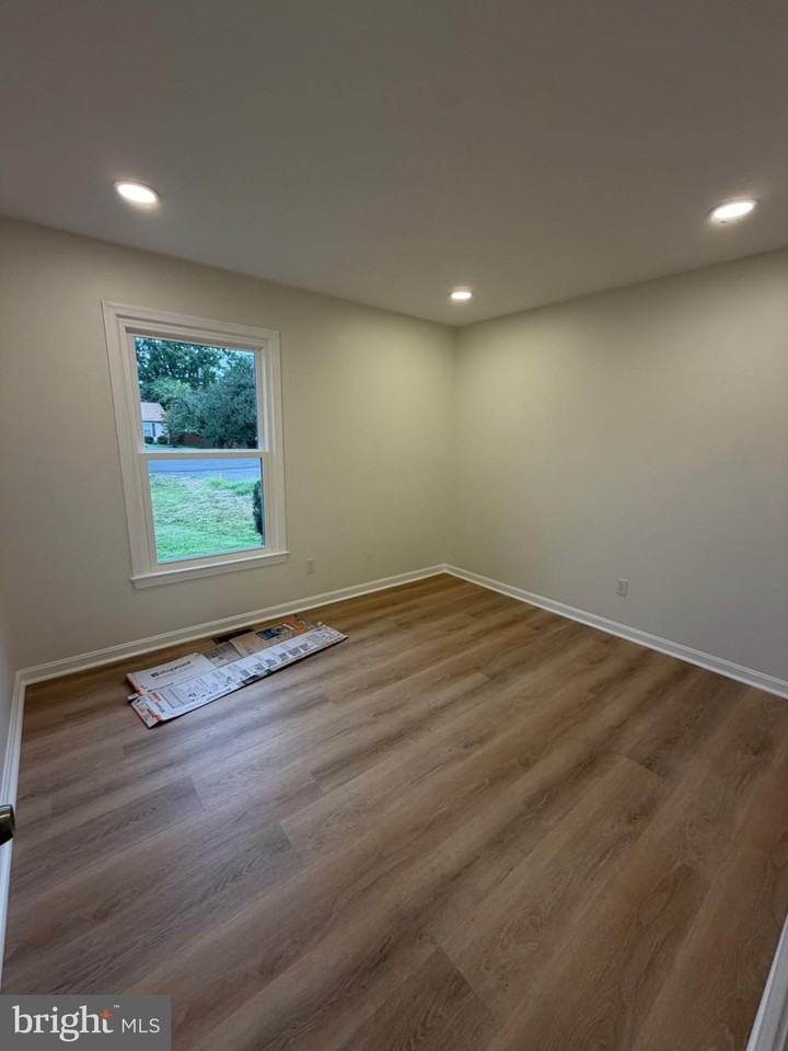 14949 Madison Ct - Photo 3 of 10
