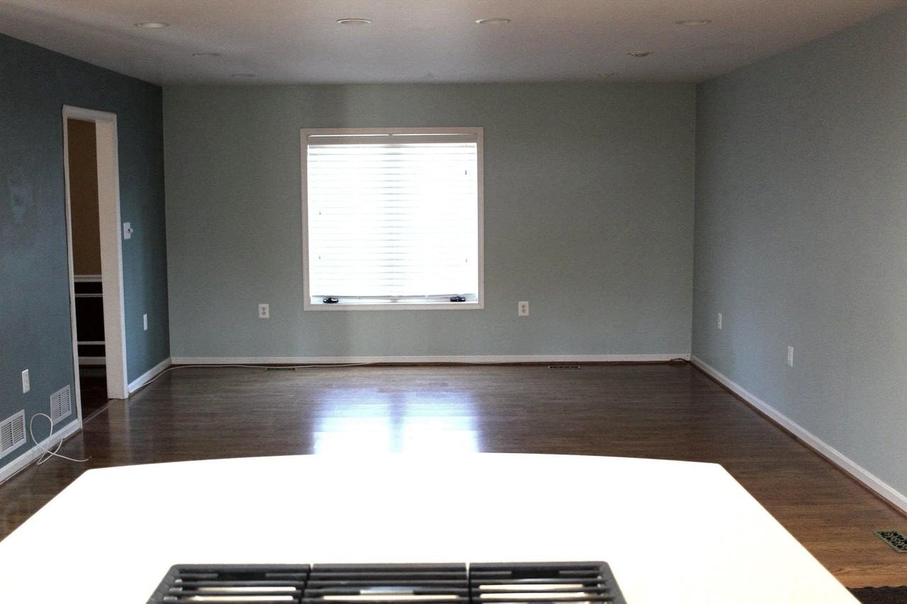 4511 Sudley Rd - Photo 3 of 16