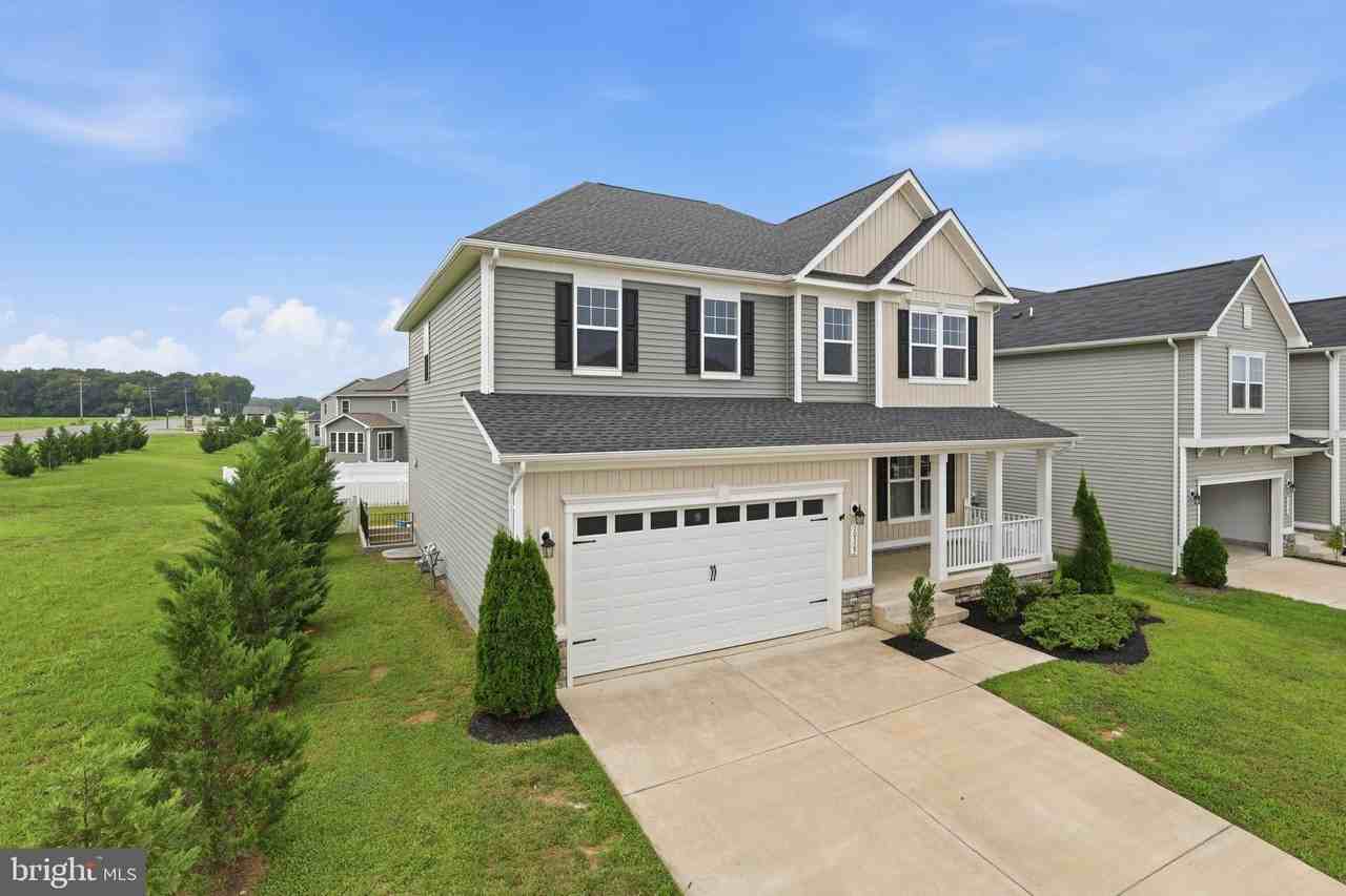 10302 Spotswood Dr - Photo 4 of 50
