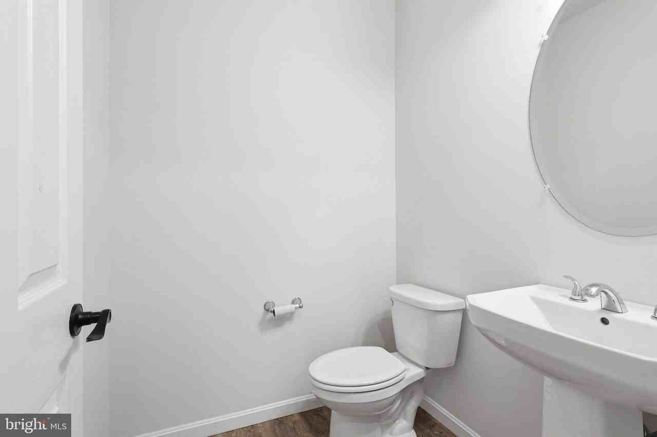 10302 Spotswood Dr - Photo 7 of 50