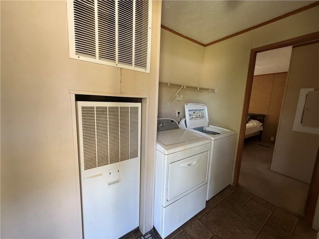 1761 Old Youngstown Rd - Photo 3 of 10