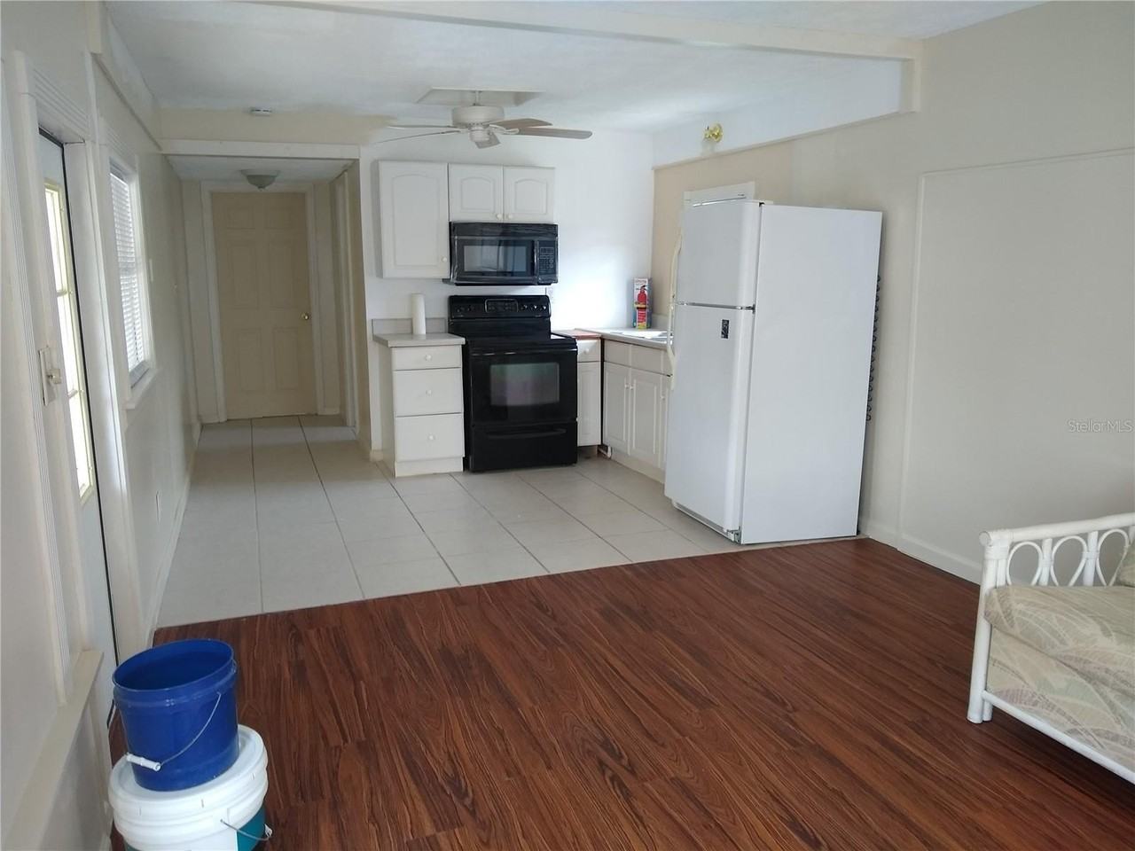 205 52nd Avenue Dr W - Photo 2 of 7