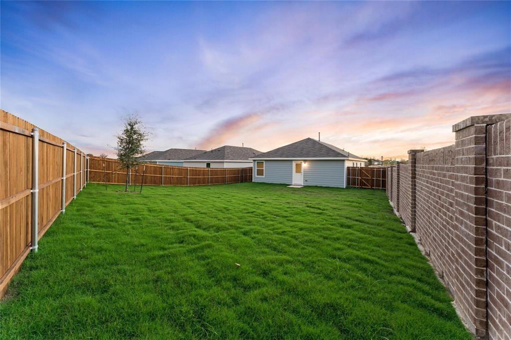 7512 Woodpecker Dr - Photo 4 of 23