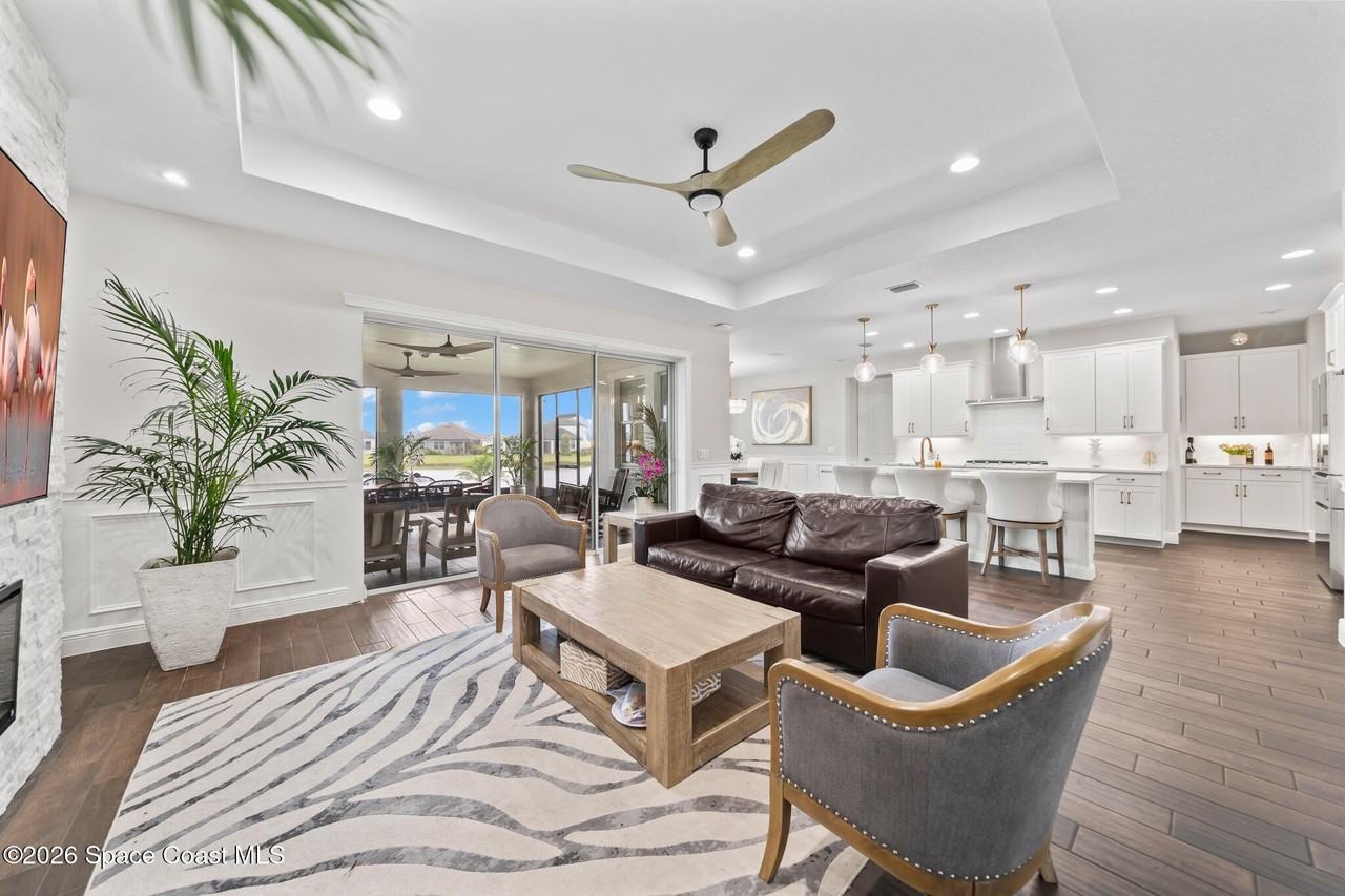 2258 Pangea Cir - Photo 4 of 38
