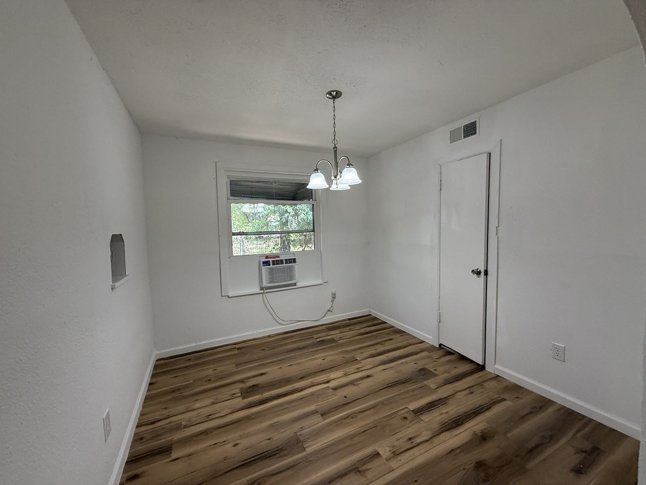 710 F St Nw #1 - Photo 7 of 27