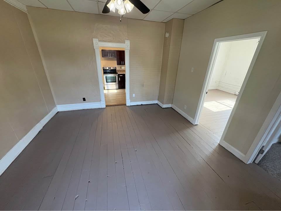 400 N Anderson St #400 - Photo 4 of 12