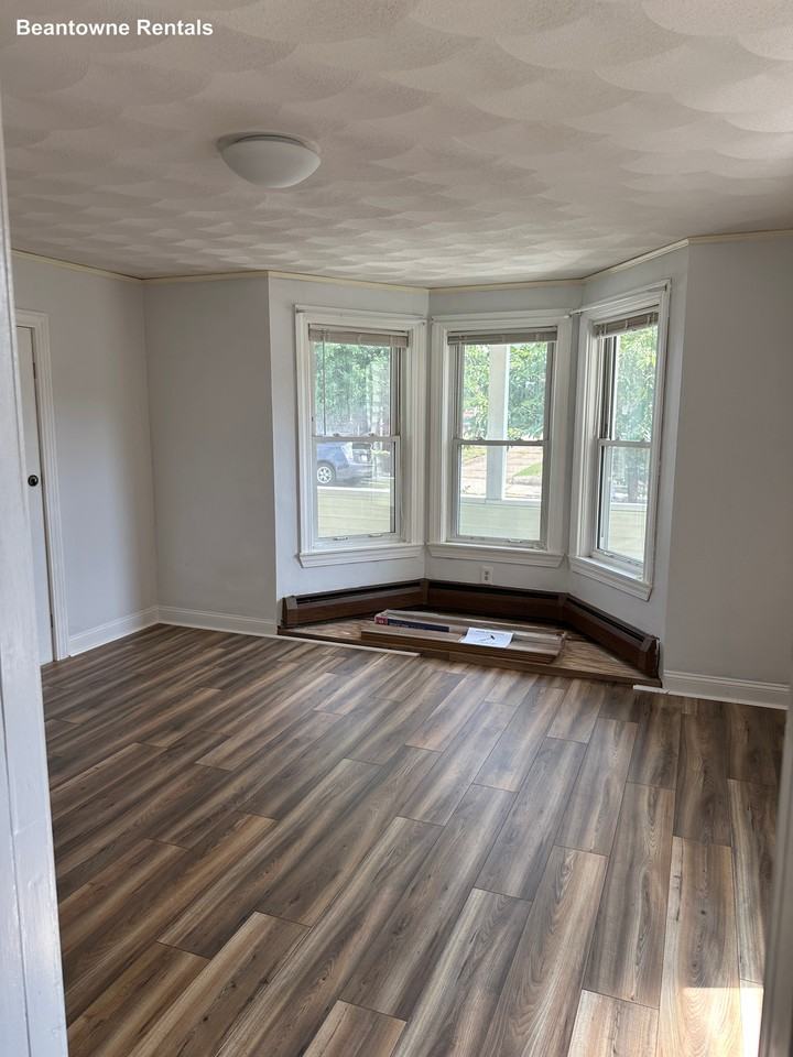 Trull St #1B - Photo 2 of 7