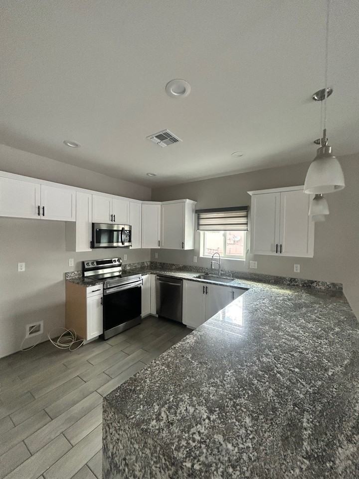 1848 Silver Ct #1 - Photo 5 of 16