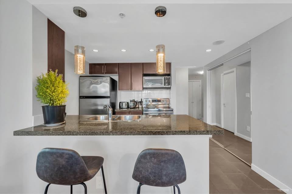 688 Abbott Street #2507 - Photo 7 of 31