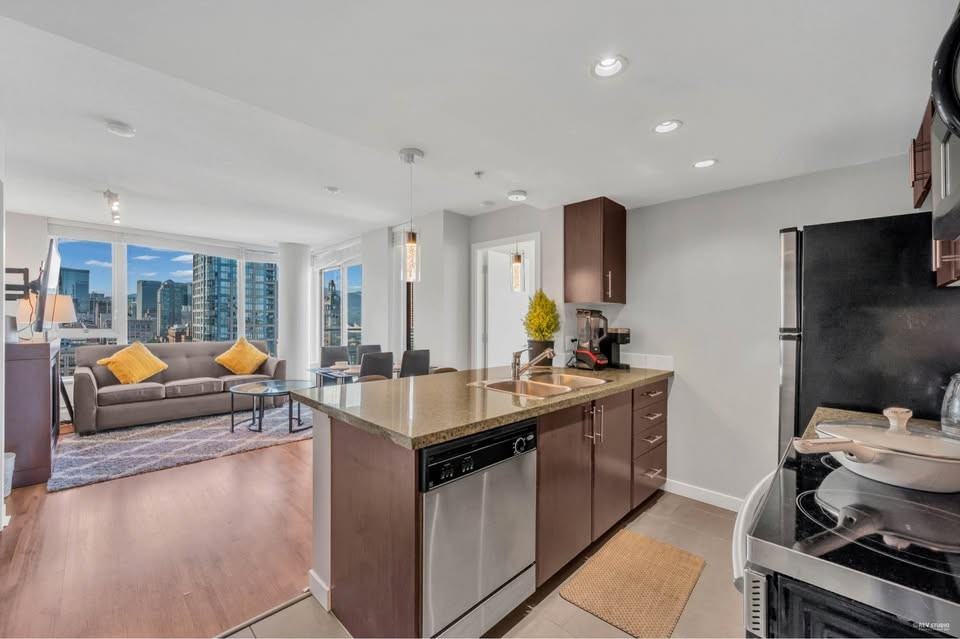 688 Abbott Street #2507 - Photo 3 of 31