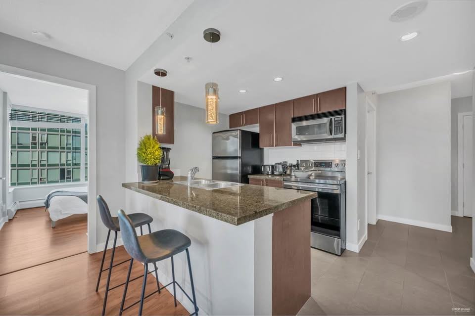 688 Abbott Street #2507 - Photo 6 of 31