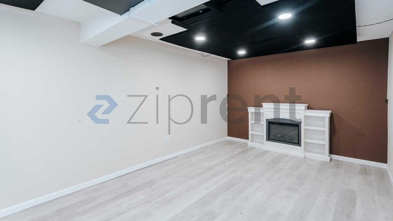 4762 Rio Rita Way - Photo 5 of 38