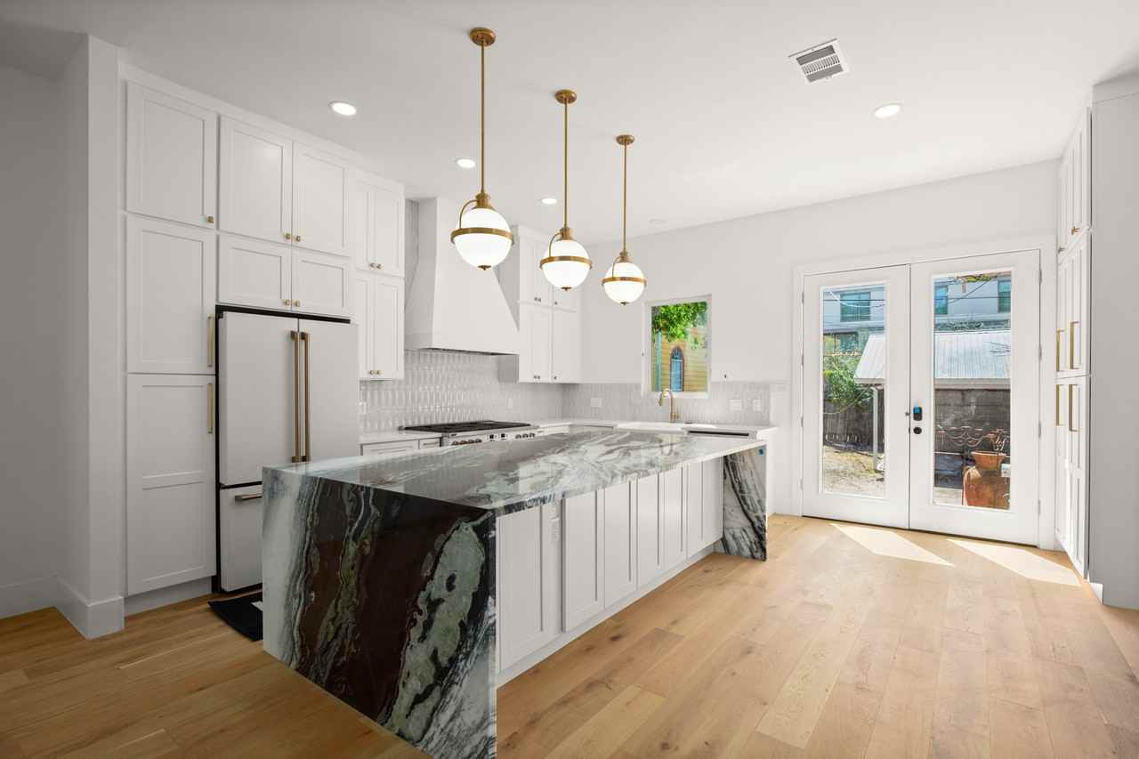 1604 Nickerson St - Photo 5 of 21