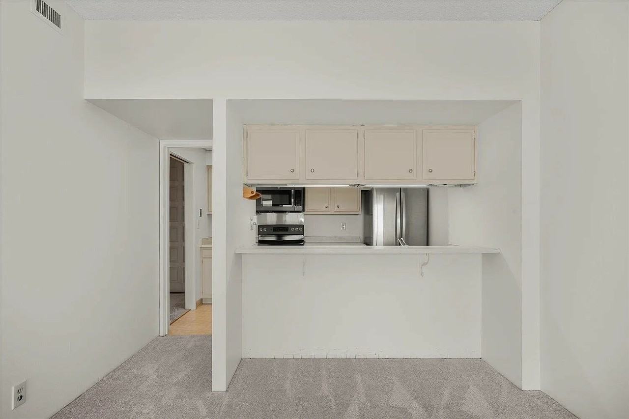 700 W 7th Ave #705